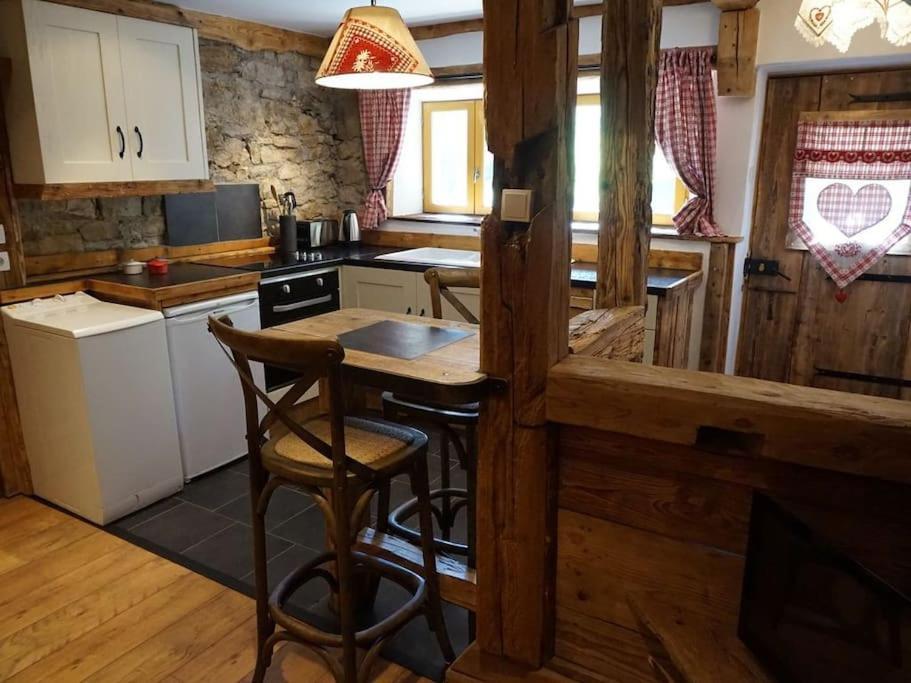 La Grange De Pimberty - Beautiful Apartments 27 Miles From Geneva Vailly ภายนอก รูปภาพ