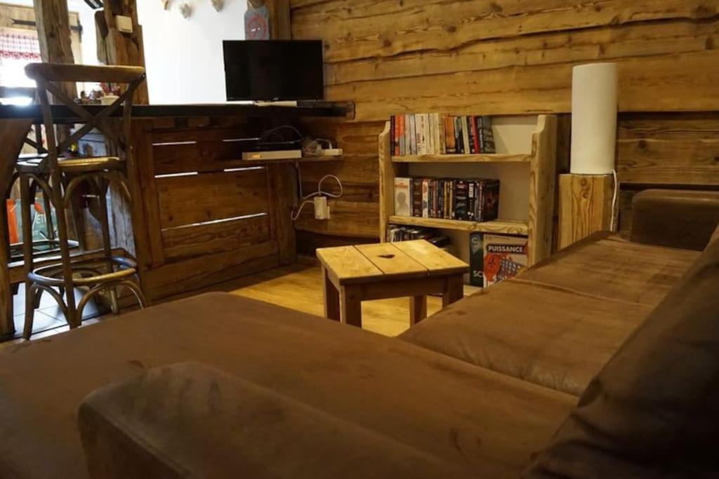 La Grange De Pimberty - Beautiful Apartments 27 Miles From Geneva Vailly ภายนอก รูปภาพ